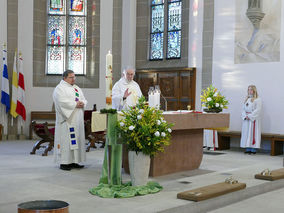 Lumen Christi - Auferstehungsmesse in St. Crescentius (© Karl-Franz Thiede)